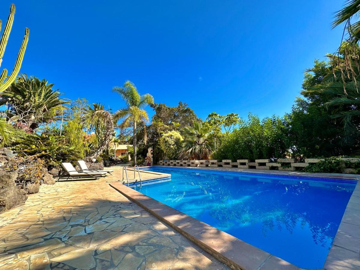 Tropical Garden Villa *